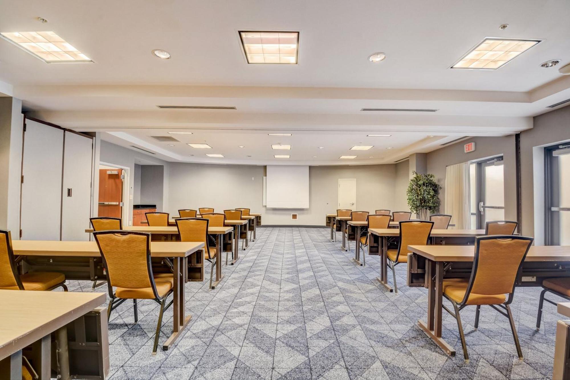 Courtyard Cincinnati North At Union Centre Уэст-Честер Экстерьер фото