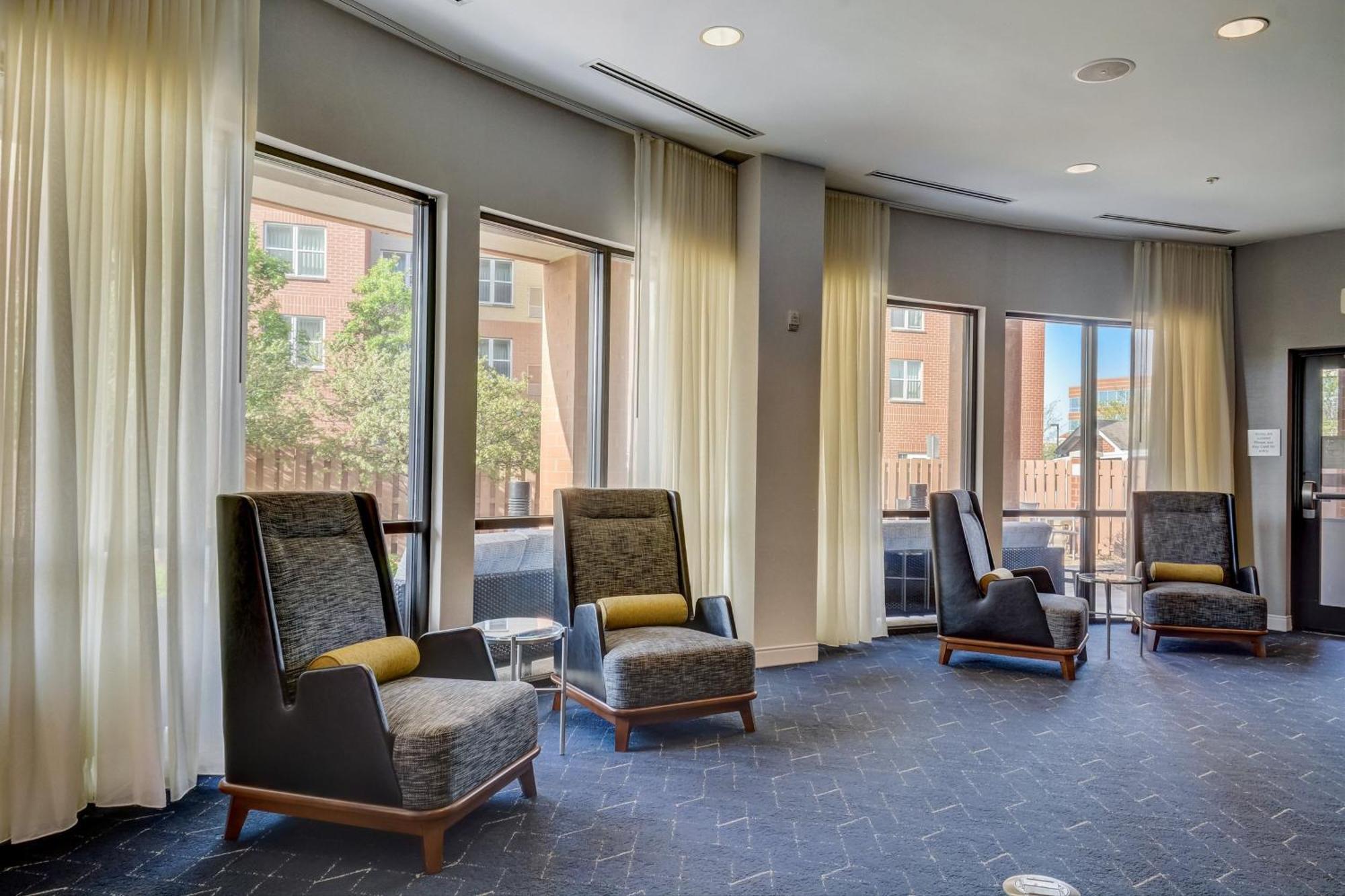 Courtyard Cincinnati North At Union Centre Уэст-Честер Экстерьер фото