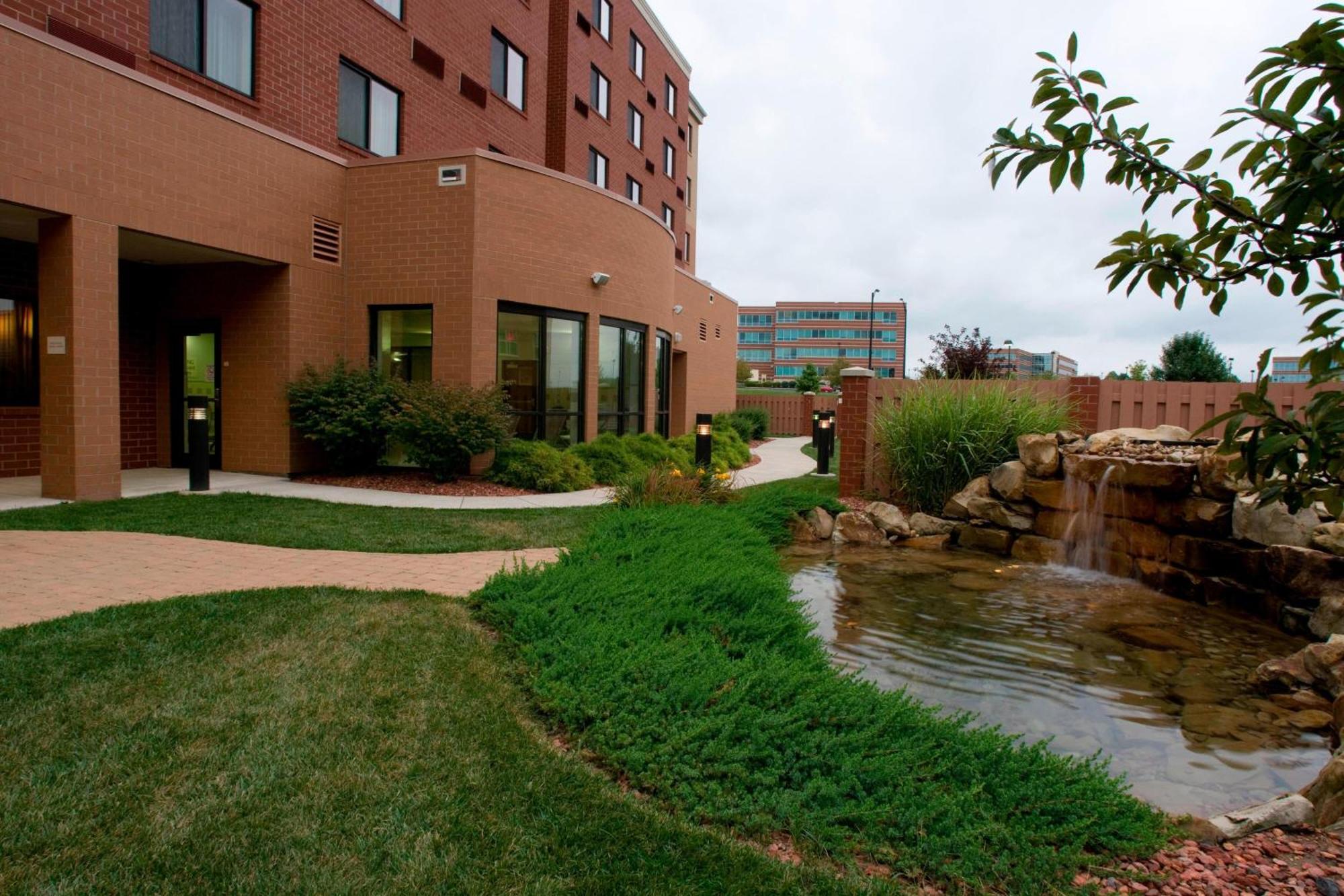 Courtyard Cincinnati North At Union Centre Уэст-Честер Экстерьер фото