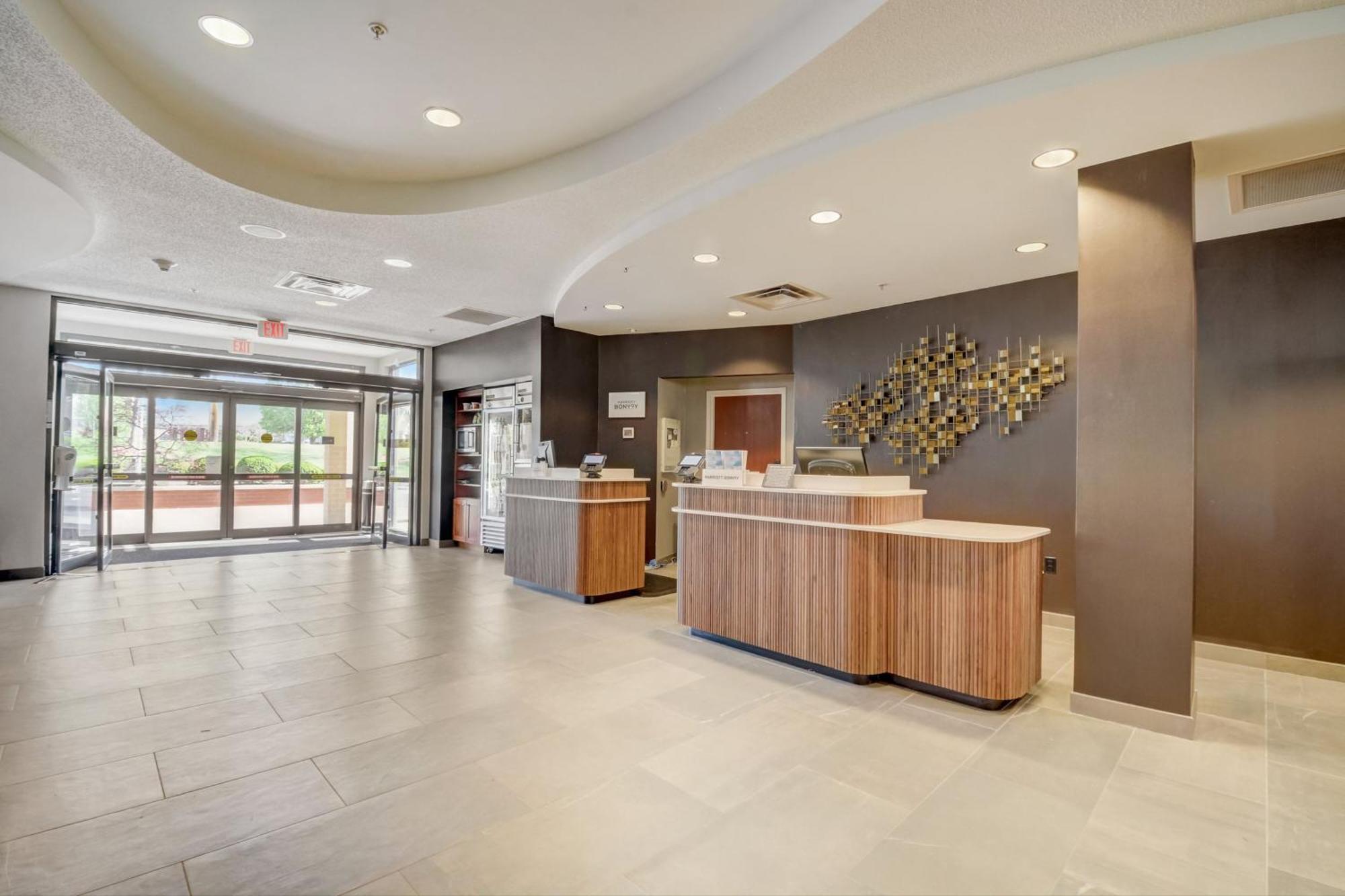 Courtyard Cincinnati North At Union Centre Уэст-Честер Экстерьер фото